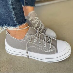 Very G gray sneakers